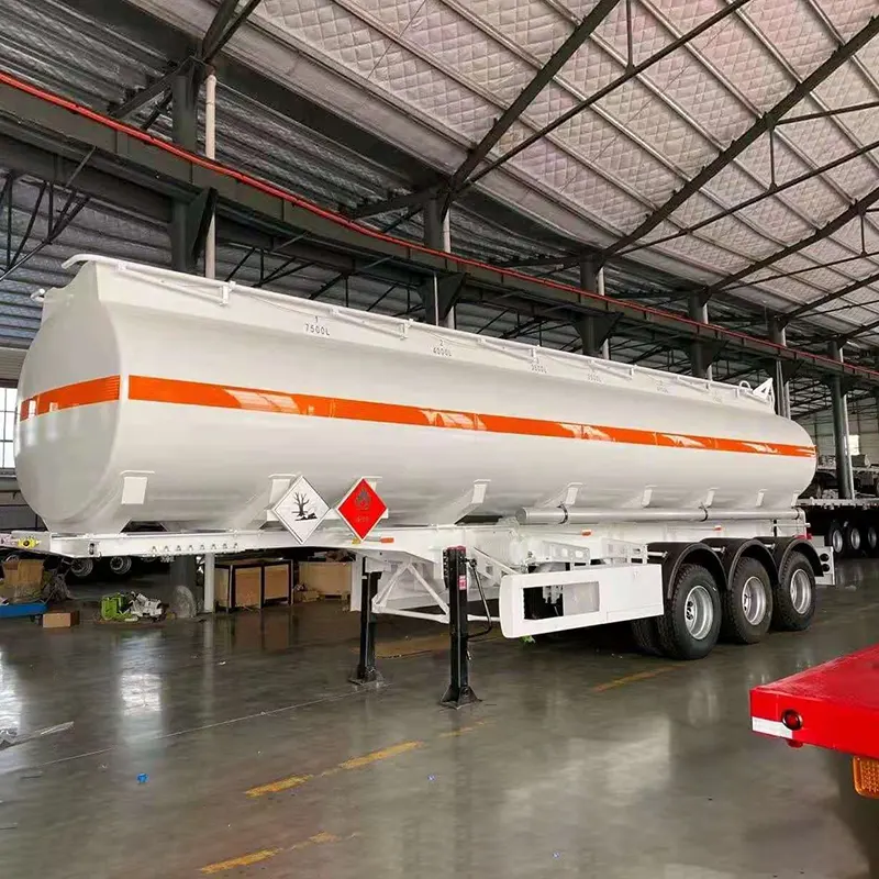 Semi remorci de petroliere: Transportul de aur lichid