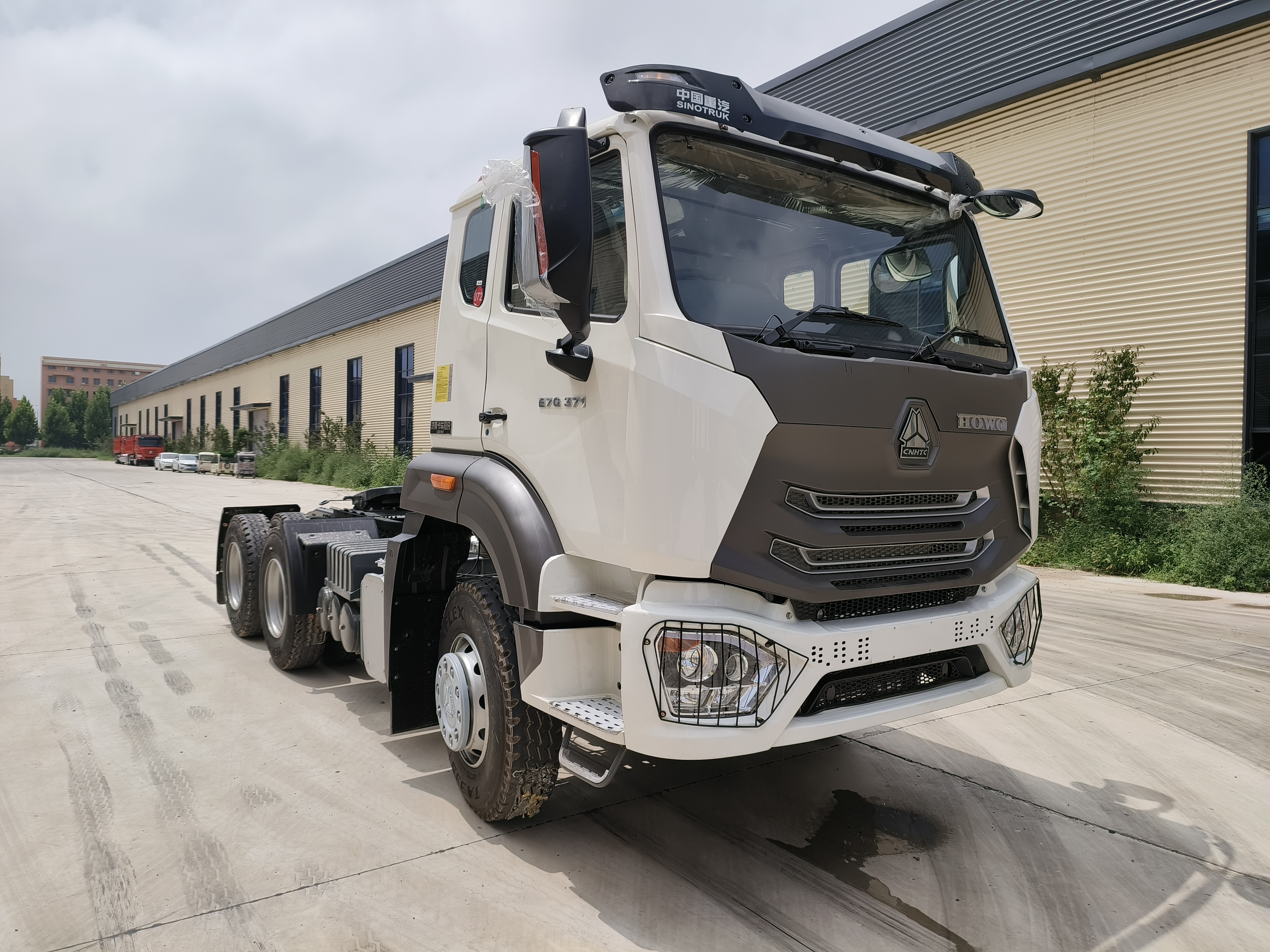 Camionul Hohan Tractor Euro II 380HP
